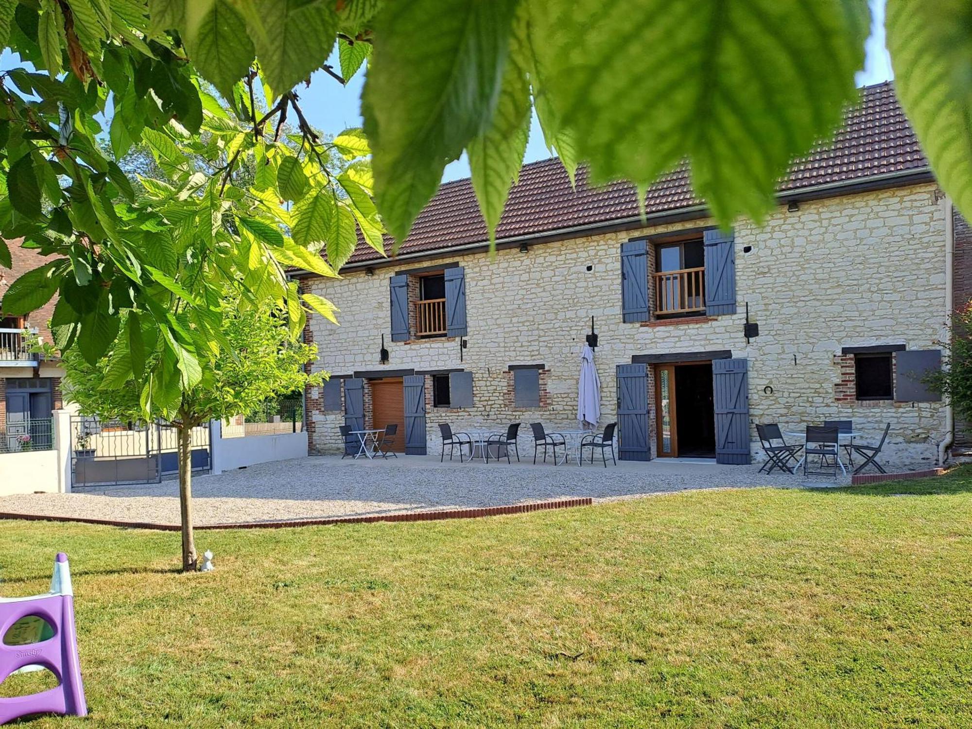 Chambres d'hôtes Le Clos Poli Montigny-les-Monts Exterior foto